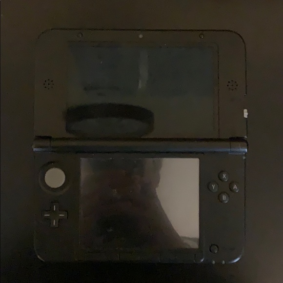 Nintendo 3DS XL (Year of Luigi Edition) - Picture 2 of 2